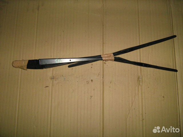 Поводок + щётка переднего стеклоочистителя foreste