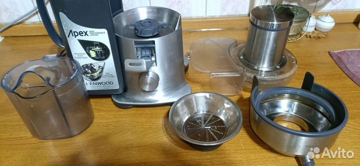 Соковыжималка центробежная Kenwood JE850