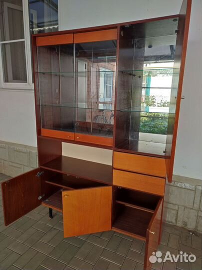 Сервант, шкаф