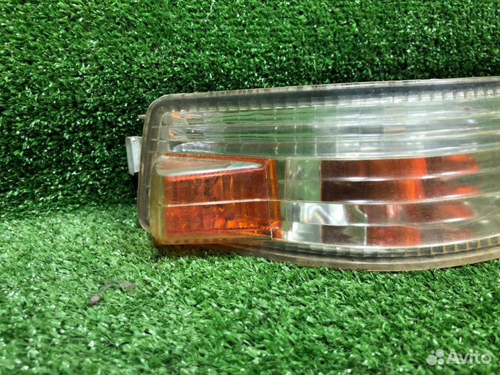 Комплект повторителей поворотника передний Toyota