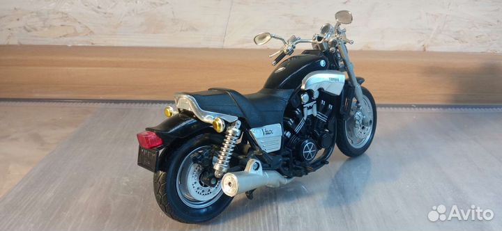 Мотоцикл Yamaha V-Max 1/12 1:12