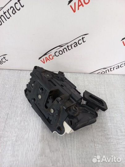 Замок боковой двери задний правый Volkswagen Polo