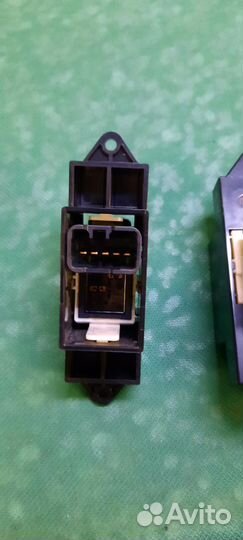 Кнопки стеклоподъемников на mitsubishi lancer 10