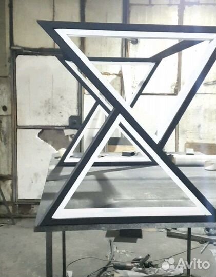 Стол для маникюра с вытяжкой