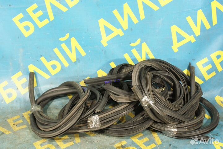 Уплотнитель двери Ford Focus 1