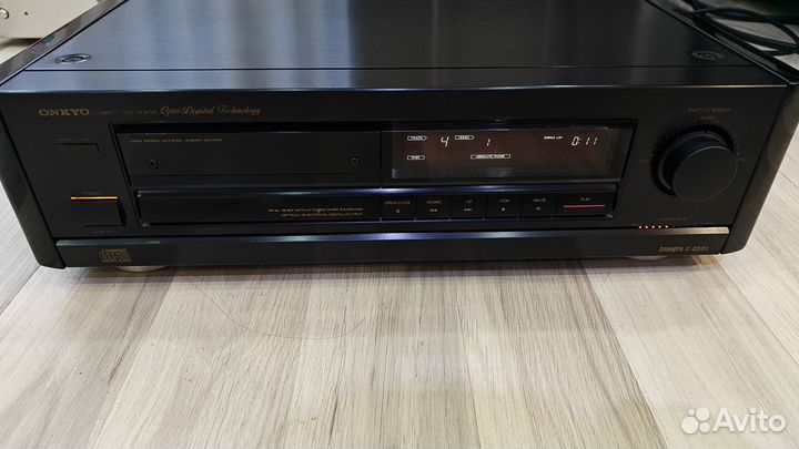 CD проигрыватель Onkyo Integra C-2001