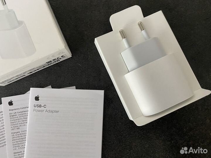 Блок питания для iPhone. Новый, оригинал. 20w