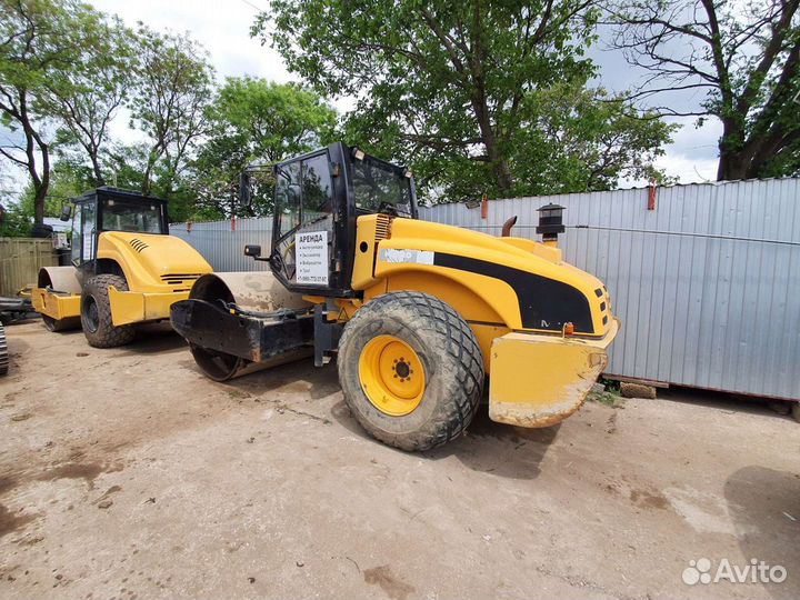 Машинист грунтового катка