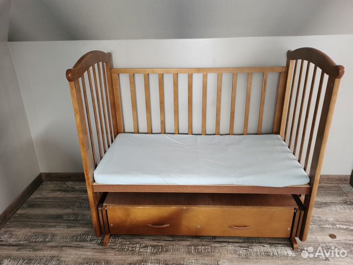 Детская кроватка
