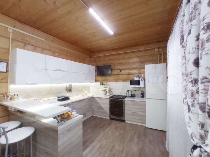 Дом 190,4 м² на участке 8,9 сот.