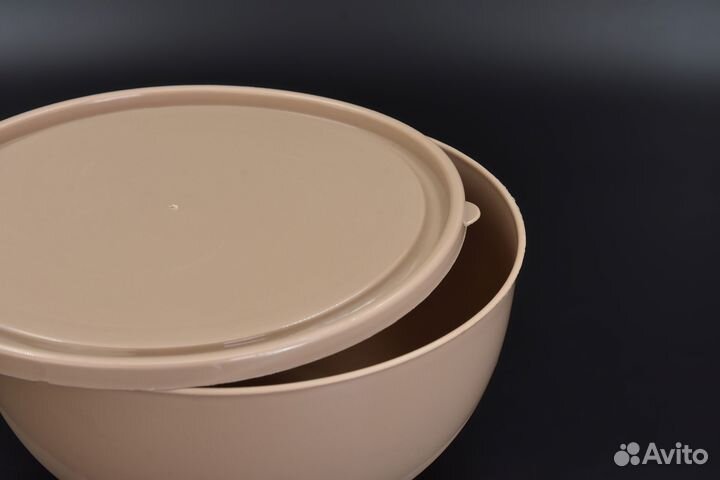 Салатник с крышкой Plast Team 