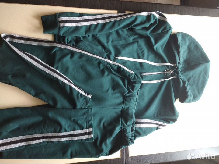 Костюм спортивный