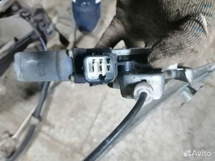 Стеклоподъемник задний правый Mitsubishi Lancer 9