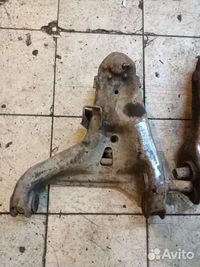 Нижние рычаги Chevrolet Blazer S15