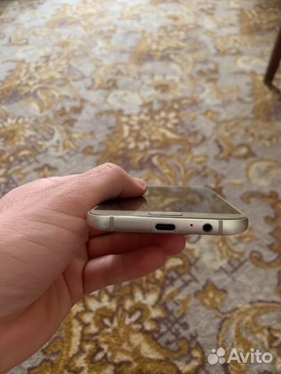 Samsung Galaxy A7 (2017) SM-A720F/DS, 3/32 ГБ