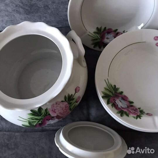 Набор столовой посуды новый