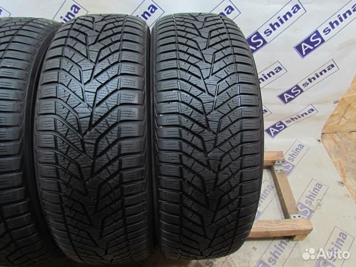 Yokohama BluEarth Winter V905 235/55 R20 98L