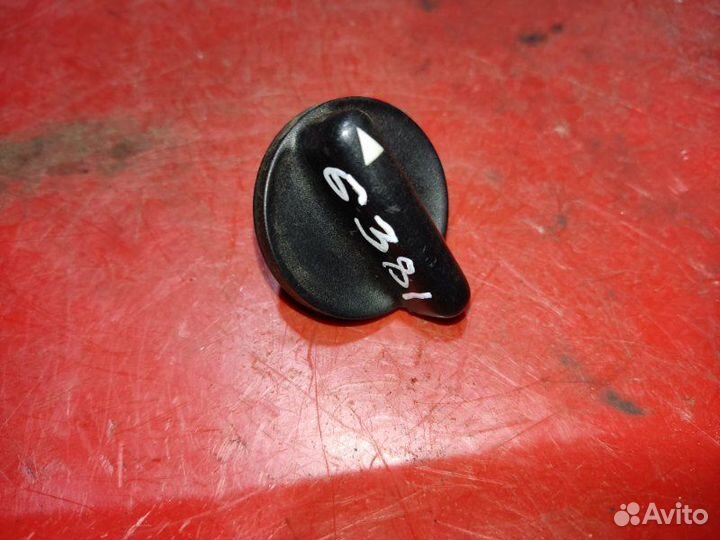 Тумблер отопителя Audi 100 седан 2.8 AAH 1993