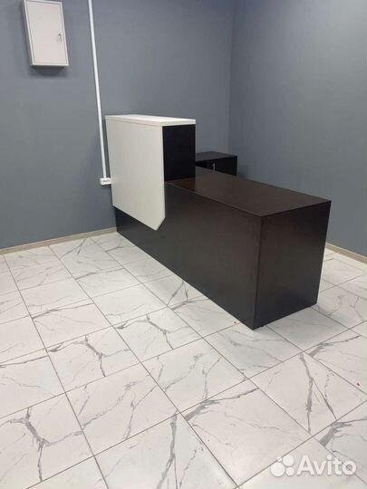 Стойка ресепшн, новая