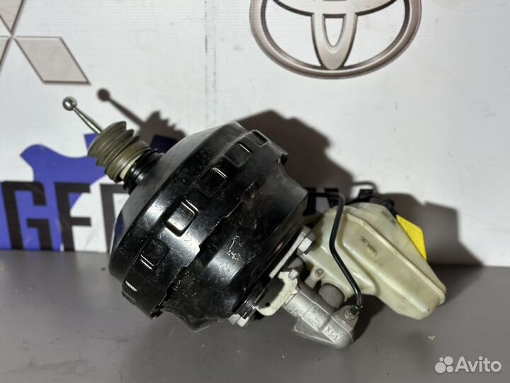 Вакуумный усилитель с тормозным цилиндром Golf 5