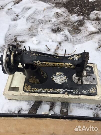 Швейная машина Singer