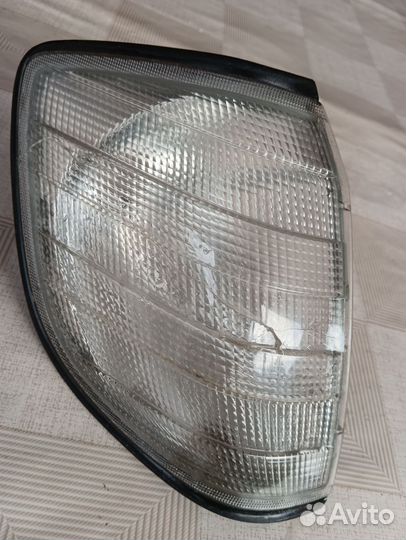 Указатель поворота Mercedes w140