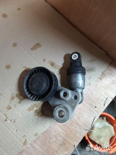 Натяжитель ремня kia hyundai 252813c100