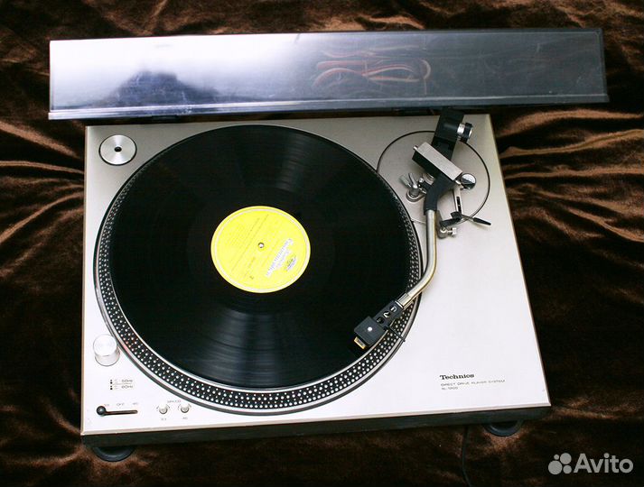 Проигрыватель винила Technics SL-1200