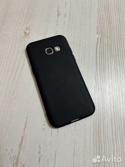 Samsung Galaxy A3 (2017) SM-A320F/DS, 2/16 ГБ