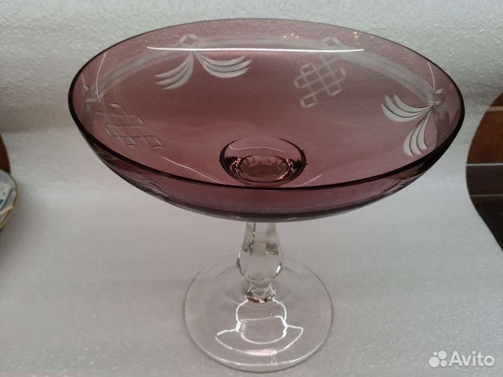 Ваза на высокой ножке цветное стекло СССР