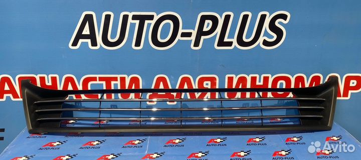 Решетка в бампер toyota corolla 180
