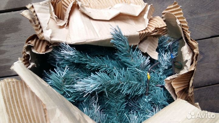 Ёлка исскуственная