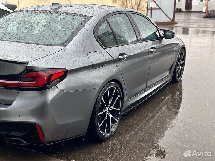 Элероны заднего бампера BMW G30