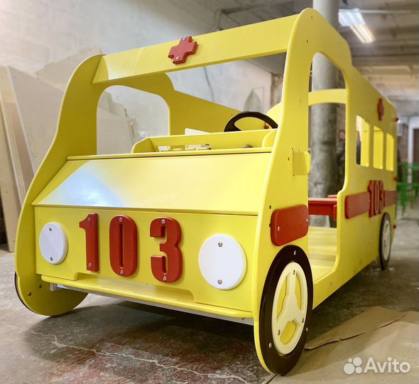 Скорая помощь, уличное игровое оборудование