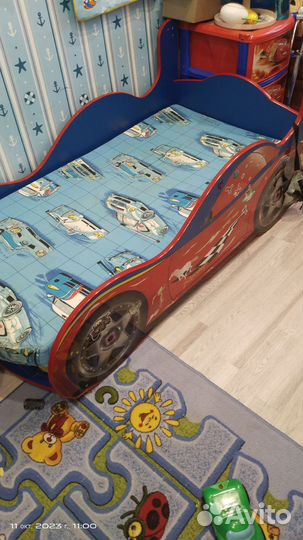 Детская кровать машинка