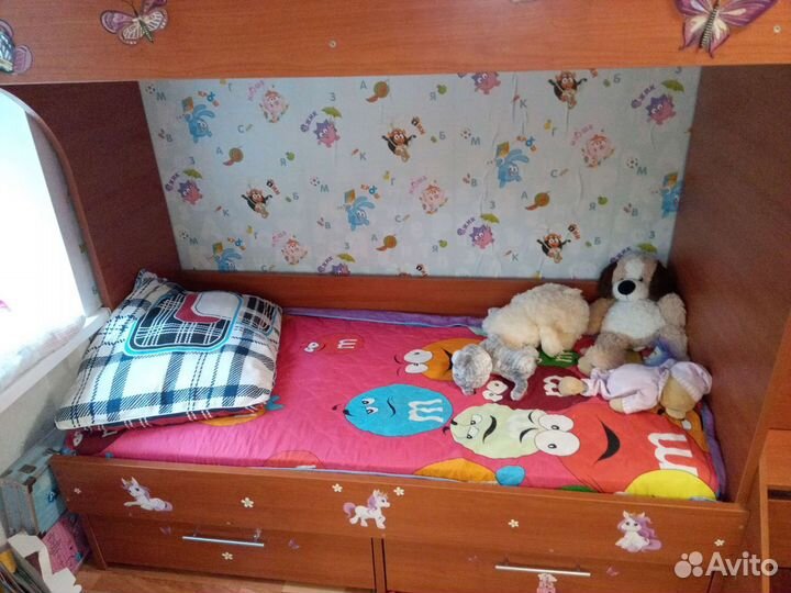 Детская двухъярусная кровать со шкафом