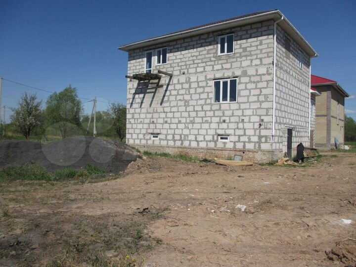 Коттедж 290 м² на участке 6 сот.