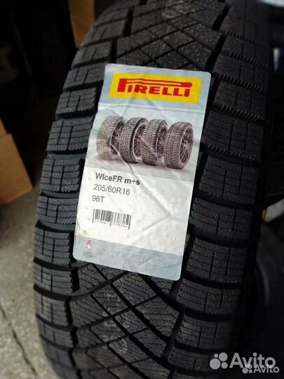 Pirelli Ice Zero FR 205/60 R16