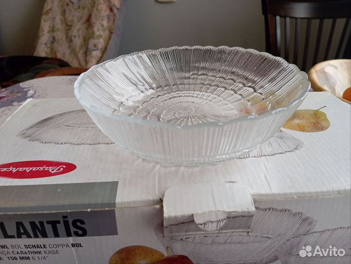 Набор столовой посуды. Салатники