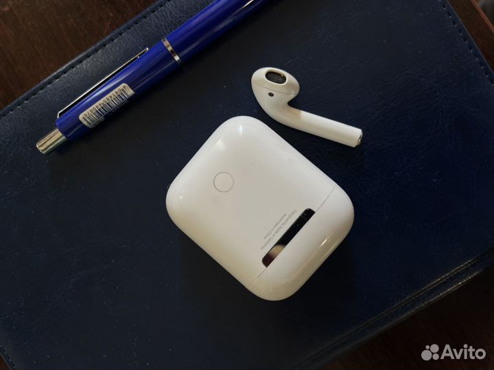 AirPods 2 (кейс и правый наушник, оригинал)