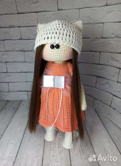 Вязаная интерьерная кукла