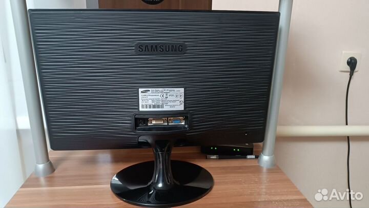 Монитор Samsung SyncMaster s20b300