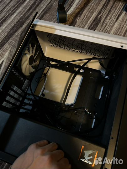 Корпус AeroCool One Frost