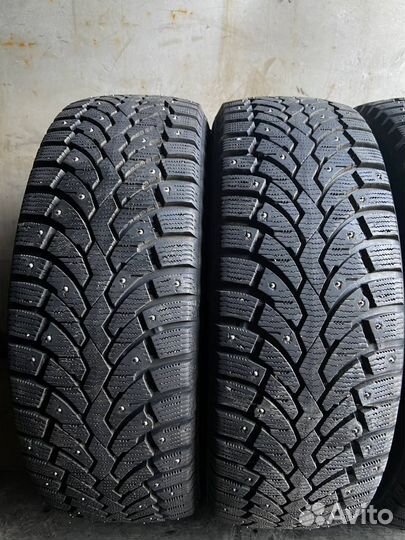 Pirelli Formula Ice 215/65 R16