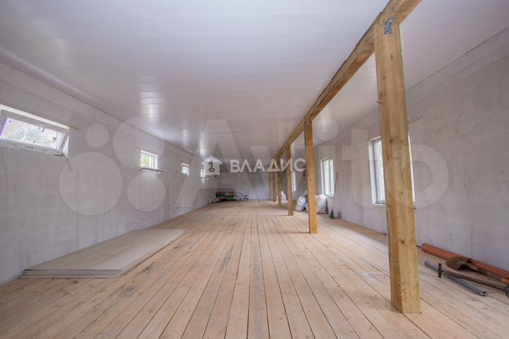 Дом 275 м² на участке 7,5 сот.