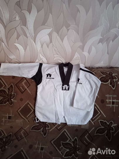 Костюм для тхэквондо (добок)