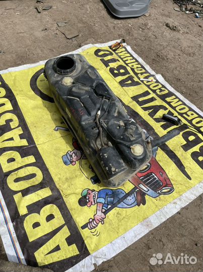 Бензобак,топливный бак Suzuki SX4