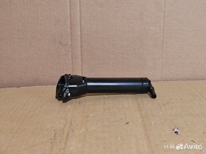 Форсунка омывателя фар передняя левая Honda Cr-V