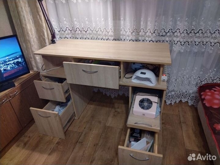 Письменный стол