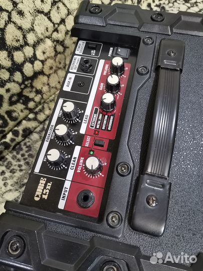 Гитарный комбоусилитель Roland Cube- 15 XL